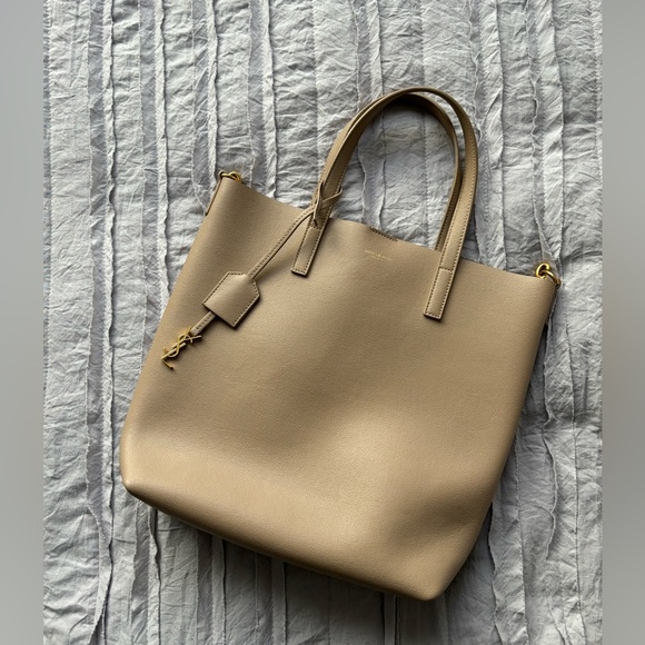 SHOPPING SAINT LAURENT IN LEATHER - Picture 6 of 16